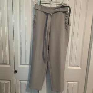 High wasted Wilfred lined capris with belt